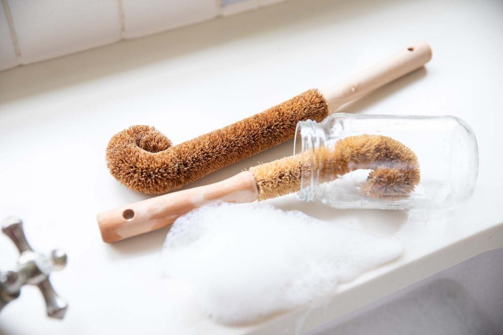 NATURAL ELEMENTS BOTTLE BRUSH, ECO-FRIENDLY COCONUT FIBERS, Natural Elements