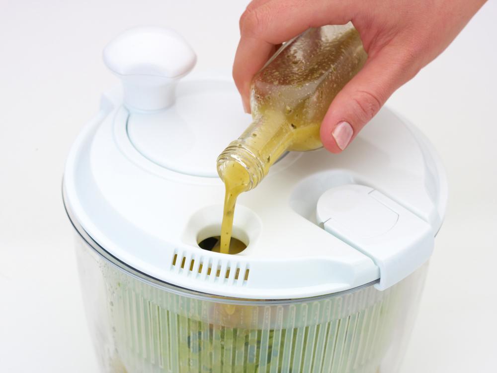 KITCHENCRAFT MINI SALAD SPINNER WITH TWIST ACTION HANDLE 19CM, Kitchen Craft