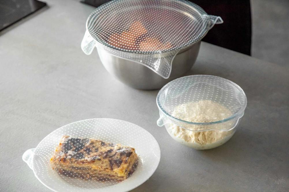 MASTERCLASS SILICONE FOOD COVER, SET OF 4 COVERS IN TWO  SIZES - 15CM AND 25CM, Masterclass