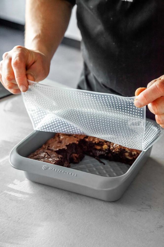 MASTERCLASS SILICONE FOOD COVER, SET OF 4 COVERS IN TWO  SIZES - 15CM AND 25CM, Masterclass