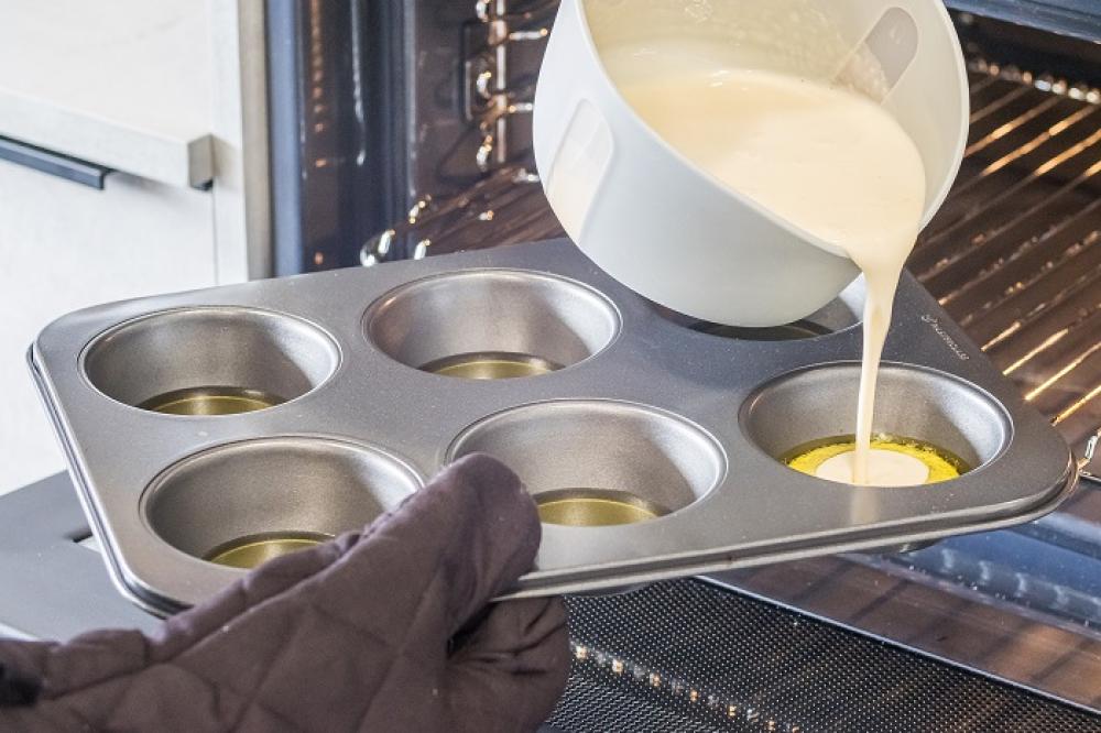 MASTERCLASS NON-STICK AMERICAN MUFFIN PAN 35X26CM, Masterclass