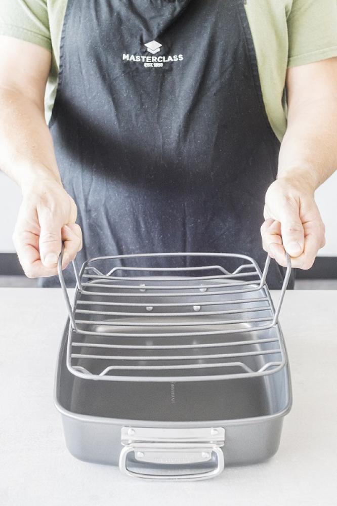 MASTERCLASS NON-STICK ROASTER WITH RACK, 40X28X7.5CM, DISPLAY BOXED, Masterclass