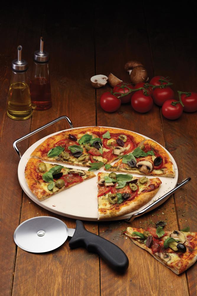 KITCHENCRAFT WORLD OF FLAVOURS ITALIAN PIZZA STONE SET, Kitchen Craft