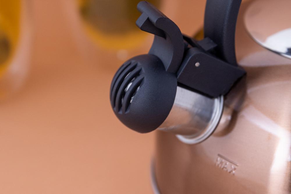 LA CAFETIÈRE COPPER WHISTLING KETTLE, 1.3L, ST.ST., La Cafetiere