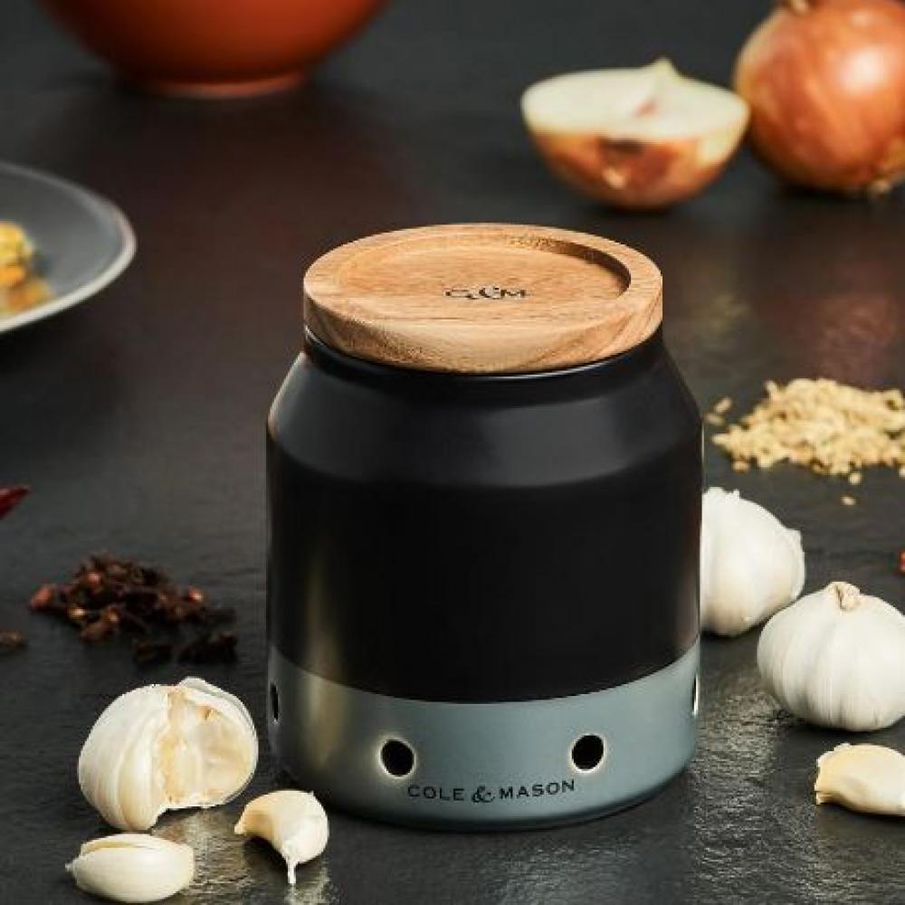 ELMDON GARLIC KEEPER H12CM, WITH LID, CERAMIC, Cole and Mason