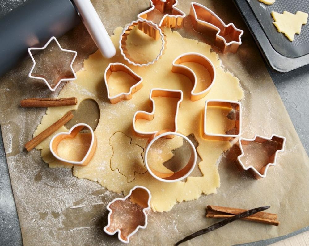 CHRISTMAS MAXI PIPARKŪKU/CEPUMU FORMIŅU KOMPL. 4GAB., ZELTA KRĀSĀ, NER.TĒR., Lurch