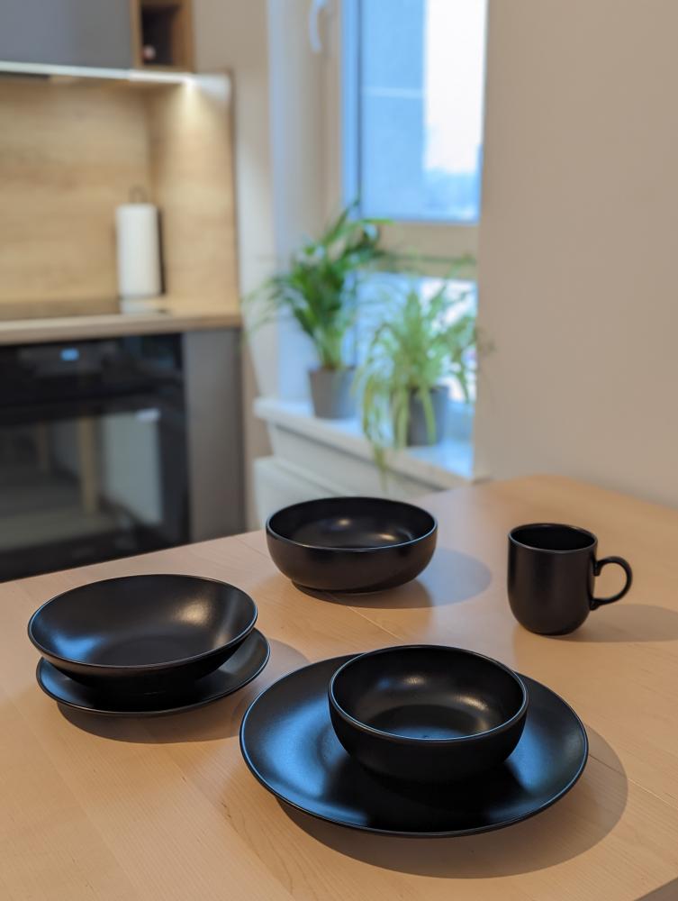 DEEP PLATE 22CM BLACK MATT, Keramika
