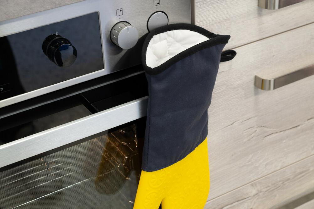 BAKING GLOVE 30x40CM, COTTON/SILICONE, BLACK/YELLOW, Lurch