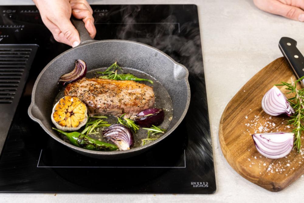 KITCHENCRAFT DELUXE PAN 24CM, BLACK, CAST IRON, Kitchen Craft