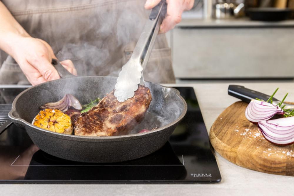 KITCHENCRAFT DELUXE PAN 24CM, BLACK, CAST IRON, Kitchen Craft
