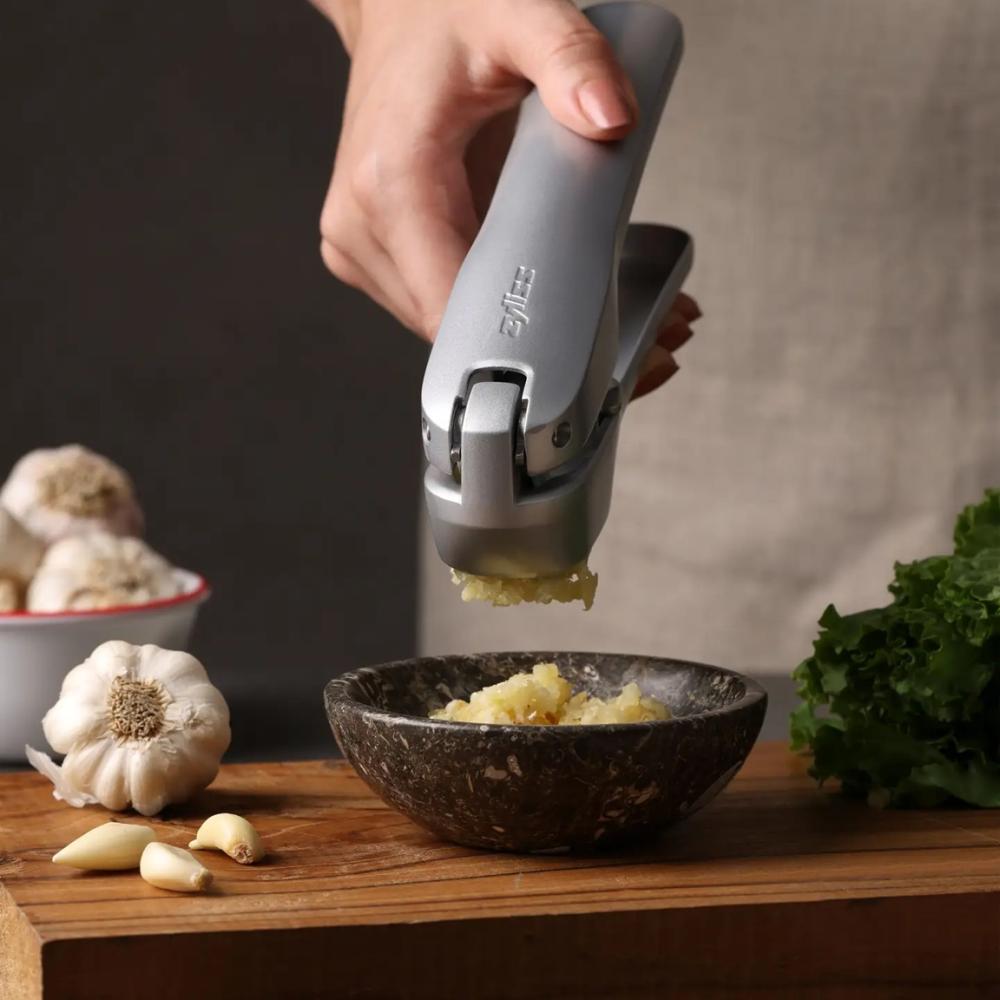 ZYLISS SUSI 4 GARLIC PRESS,, Zyliss
